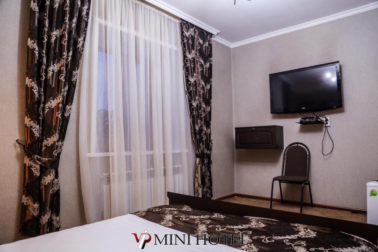 Vip Mini Hotel 세메이 외부 사진