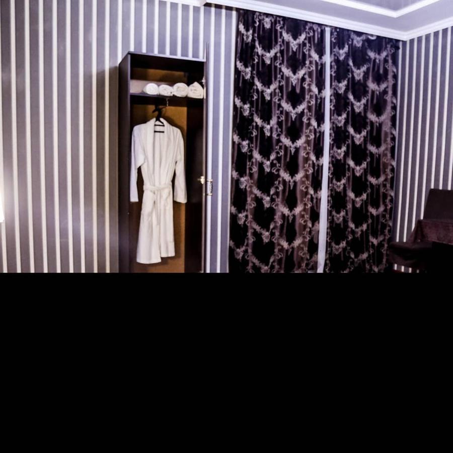 Vip Mini Hotel 세메이 외부 사진