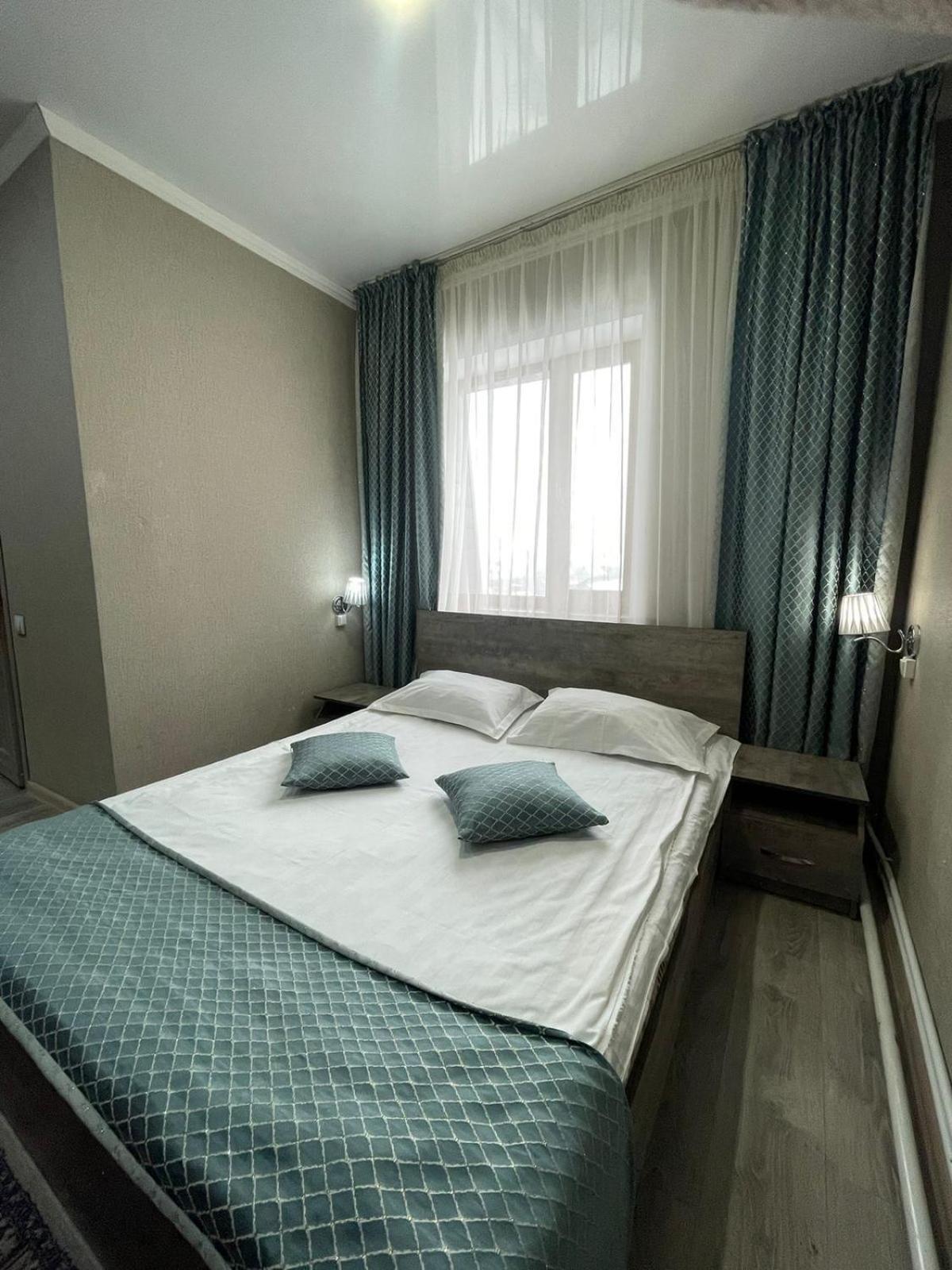 Vip Mini Hotel 세메이 외부 사진