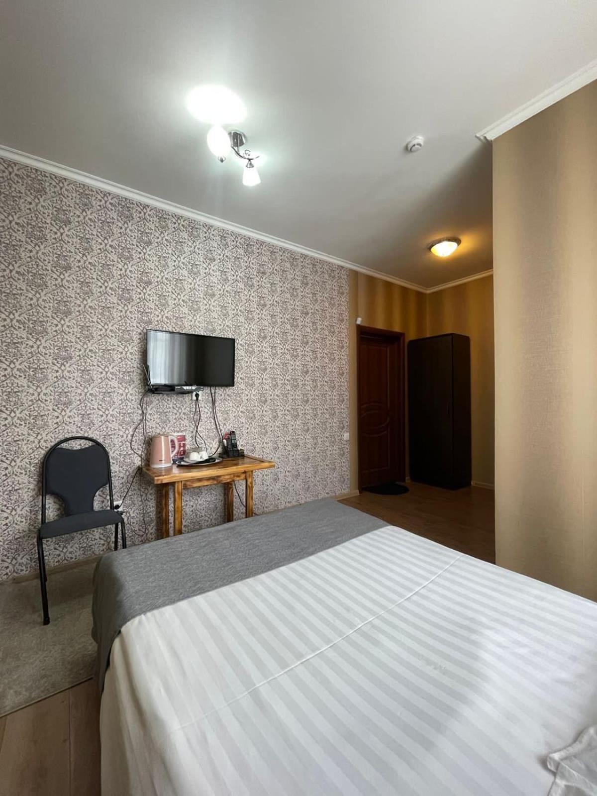 Vip Mini Hotel 세메이 외부 사진
