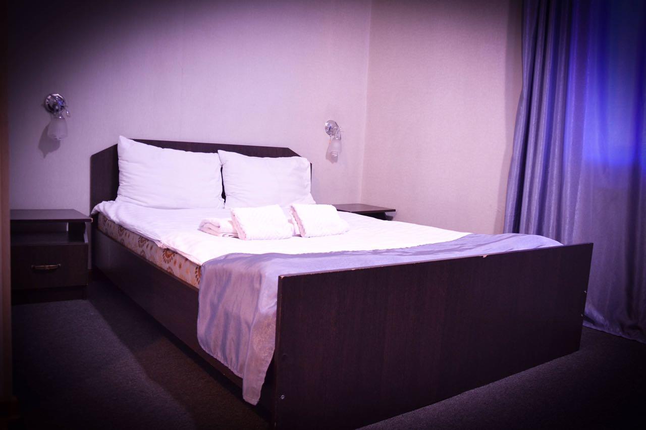Vip Mini Hotel 세메이 외부 사진